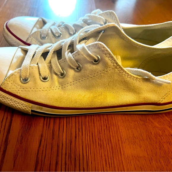Women’s Converse Chuck Taylor Low tops- white and size 7.5 - Picture 5 of 5